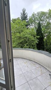 Na sprzedaż PIĘTRO przedwojennej WILLI w centrum