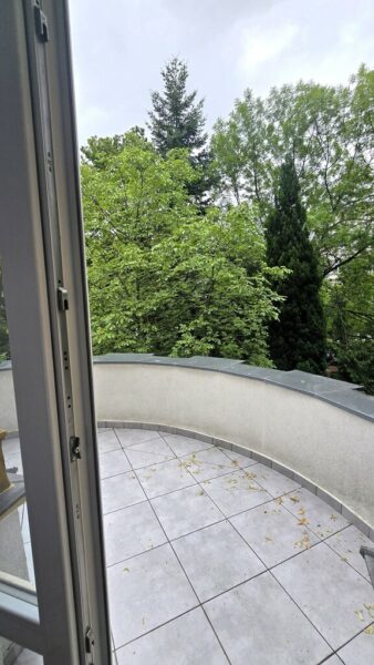 Na sprzedaż PIĘTRO przedwojennej WILLI w centrum