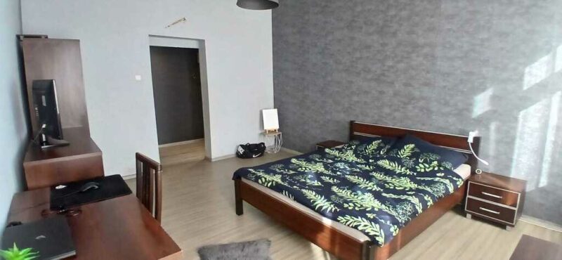 Przestronne mieszkanie w kamienicy w samym centrum