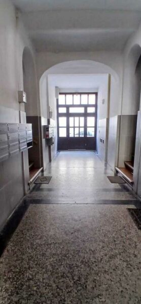 Przestronne mieszkanie w kamienicy w samym centrum
