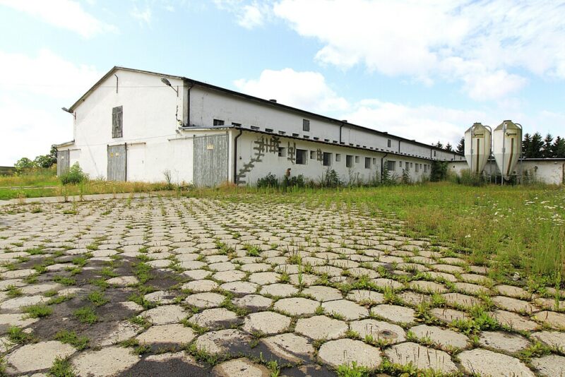 Na sprzedaż: Nieruchomość gruntowa zabudowana
