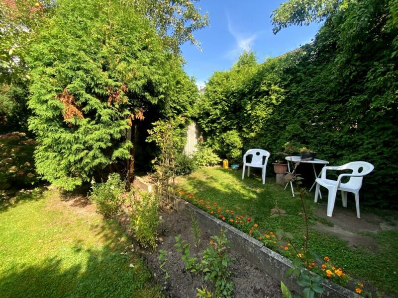 Piętro domu, ogród, spokojna okolica