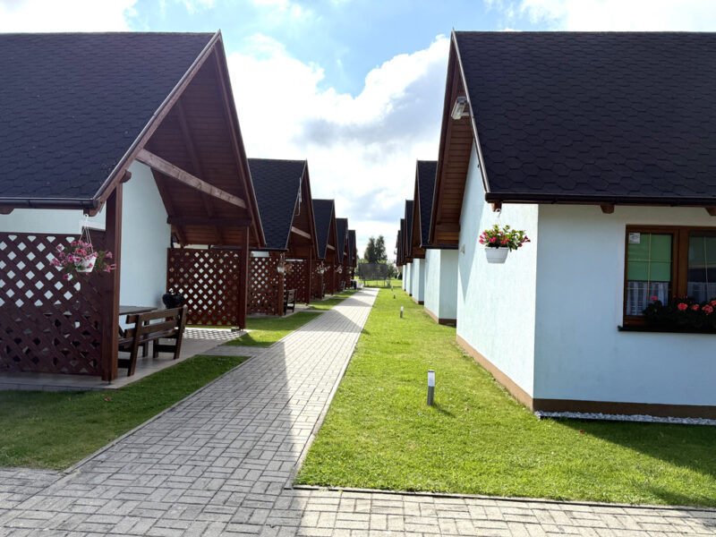 Wyjątkowy obiekt w Grzybowie - 10 domków