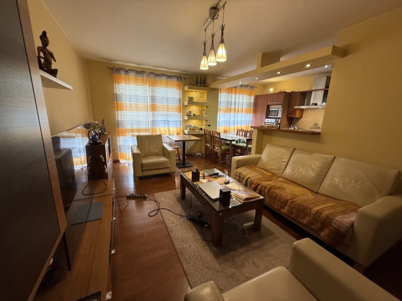 Spółdzielcze wł 5pok/dwa mieszk. 131m2 + garaż