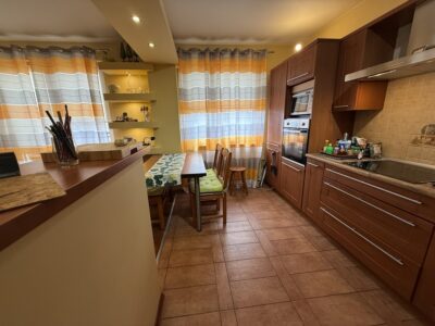 Spółdzielcze wł 5pok/dwa mieszk. 131m2 + garaż