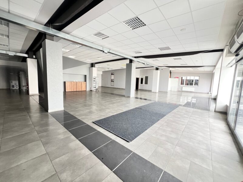 Stargard Na sprzedaż obiekt handlowo–magazynowy