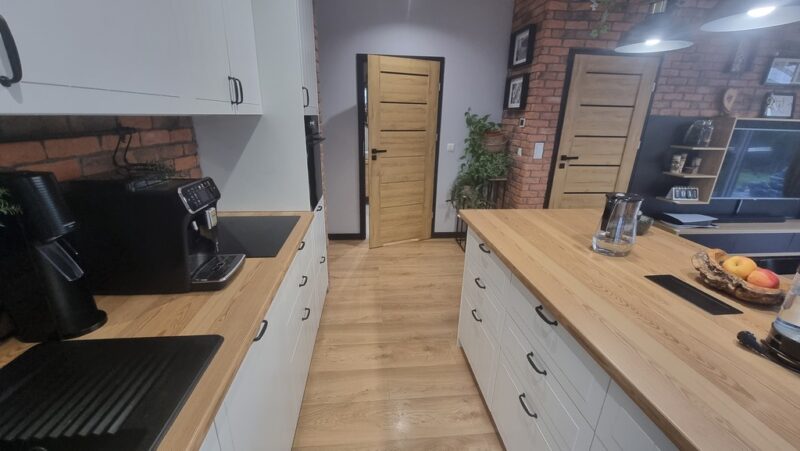 Apartamentowiec na Osowie, ogród 200 m2