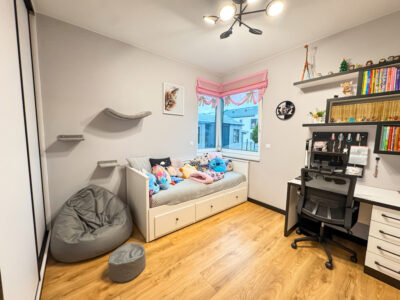 Nowoczesny apartament z dużym ogrodem i parkingiem