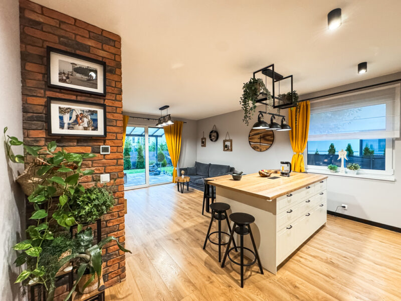 Nowoczesny apartament z dużym ogrodem i parkingiem