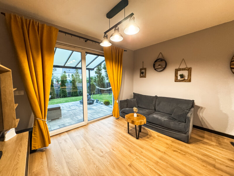 Nowoczesny apartament z dużym ogrodem i parkingiem