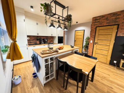Nowoczesny apartament z dużym ogrodem i parkingiem