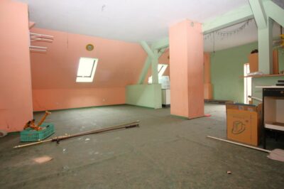 Lokal 142 m² z możliwością adaptacji na mieszkania
