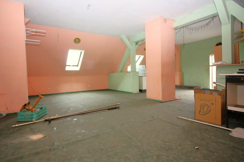 Lokal 142 m² z możliwością adaptacji na mieszkania