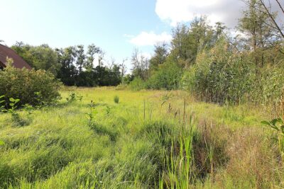 Sprzedam działkę budowlaną nad jeziorem-Choszczno