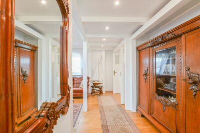 Apartament z tarasem z widokiem na morze.