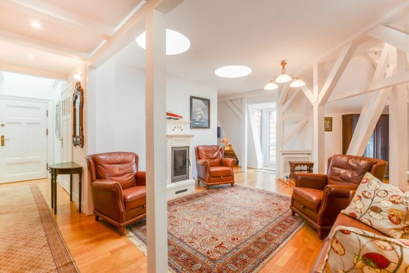 Apartament z tarasem z widokiem na morze.