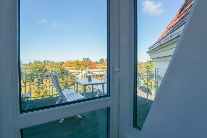 Apartament z tarasem z widokiem na morze.