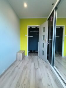 Zdroje, 4-pokojowe mieszkanie na sprzedaż.