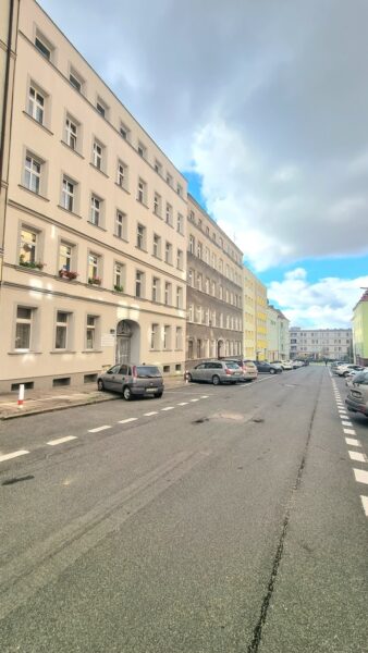 Po generalnym remoncie, c.o. miejsk., klimatyzacja