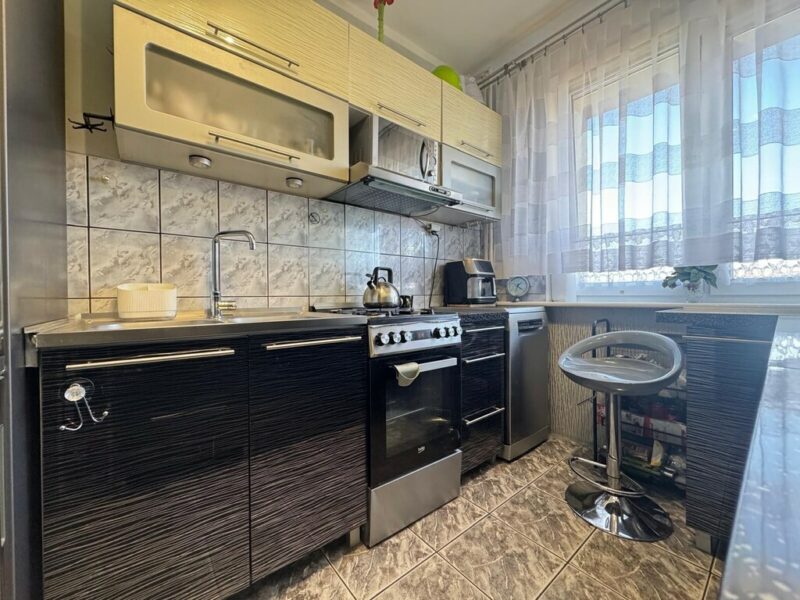 Na sprzedaż 3 pokoje mieszkanie 63m2 ul Romera
