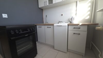 Ładna Kawalerka! 33 m2. Osobna kuchnia.