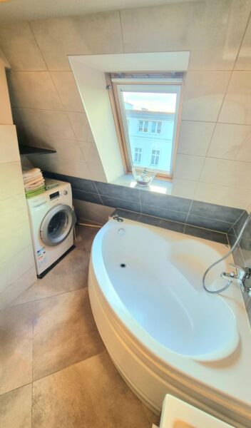 Apartament w odrestaurowanej kamienicy