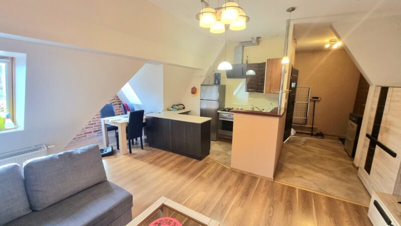 Apartament w odrestaurowanej kamienicy