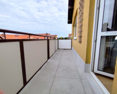 Do sprzedaży dwa pokoje z dużym balkonem