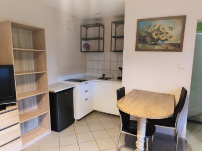 Żelechowa, kawalerka, m. postojowe, ogródek 1350zł
