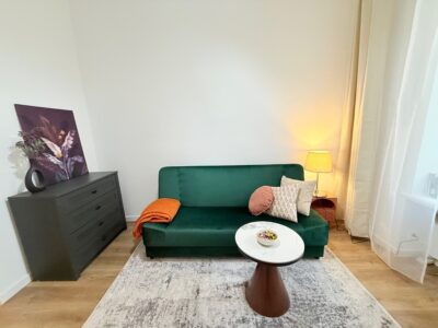 Centrum kawalerka 14,24 m2, parter, przy parku.