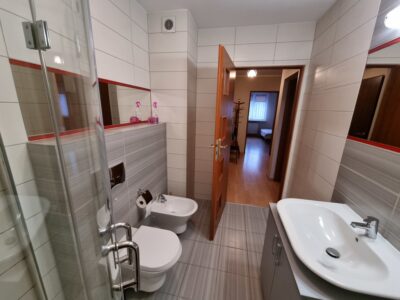 DO NEGOCJACJI 2 pokoje z balkonem i m. postojowym