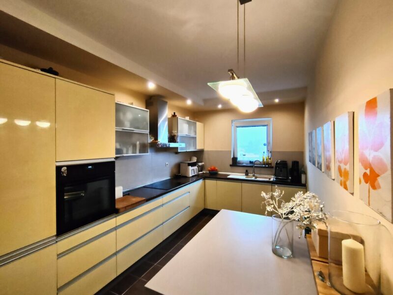 4 pokoje, 96 m², balkon z panoramą miasta