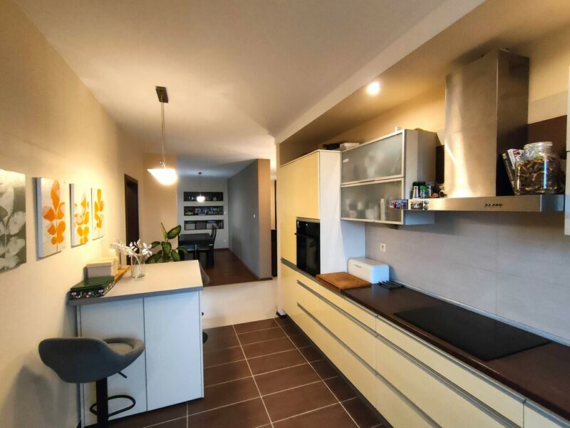 4 pokoje, 96 m², balkon z panoramą miasta