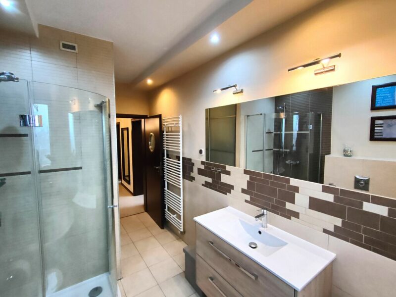 4 pokoje, 96 m², balkon z panoramą miasta