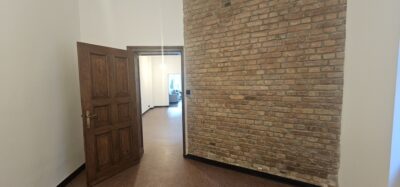Lokal na parterze- Al. Piastów