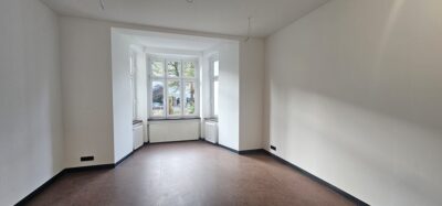 Lokal na parterze- Al. Piastów