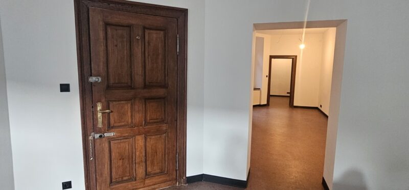 Lokal na parterze- Al. Piastów