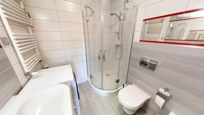 DO NEGOCJACJI 2 pokoje z balkonem i m. postojowym