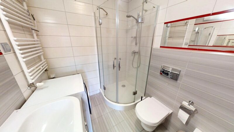 DO NEGOCJACJI 2 pokoje z balkonem i m. postojowym