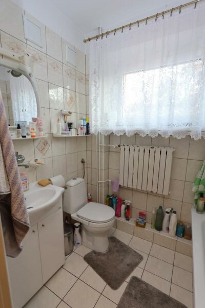 Połowa bliźniaka w atrakcyjnej lokalizacji
