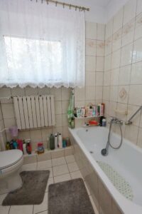 Połowa bliźniaka w atrakcyjnej lokalizacji