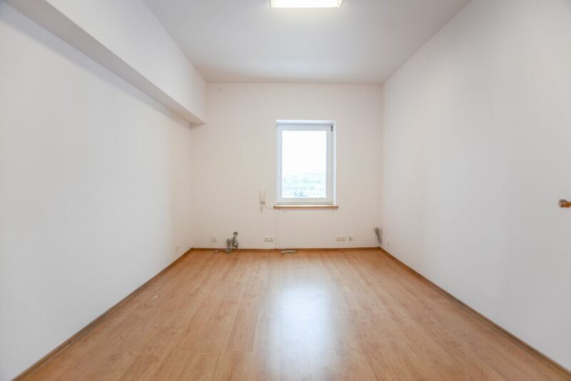 Przestronny lokal biurowy, 25m2, ul. Leona Heyki
