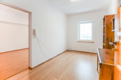 Przestronny lokal biurowy, 25m2, ul. Leona Heyki