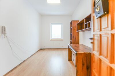 Przestronny lokal biurowy, 25m2, ul. Leona Heyki