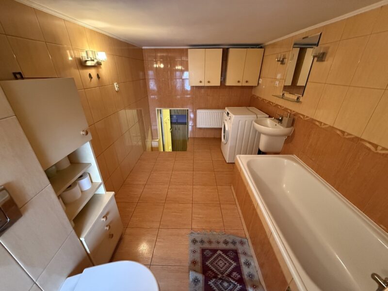 2 pok. zadbana kamienica, balkon, I Piętro, 69m2