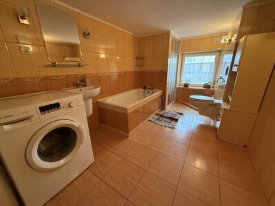 2 pok. zadbana kamienica, balkon, I Piętro, 69m2