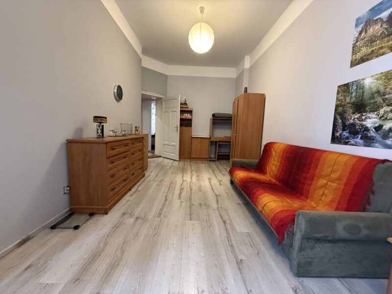 2 pok. zadbana kamienica, balkon, I Piętro, 69m2