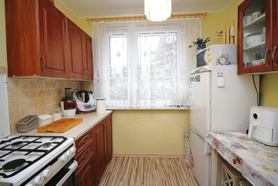 3 pokoje, balkon, miejsce parkingowe za szlabanem