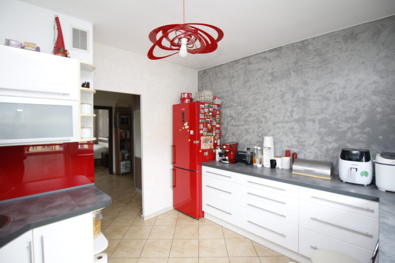 Os.Chopina cztery pokoje - przestronny balkon.