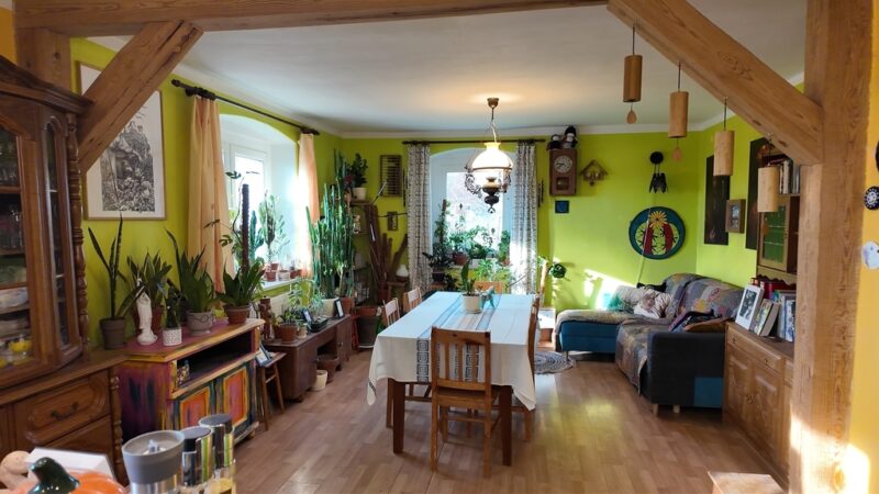 Artystyczny zaułek w Ukiernicy – cisza i spokój